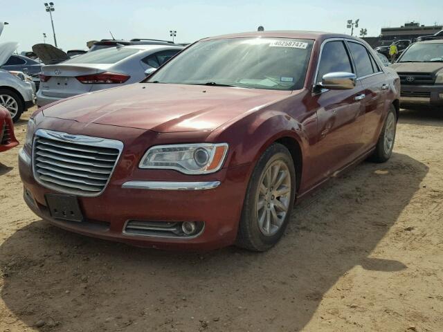 2C3CCACG8CH284954 - 2012 CHRYSLER 300 LIMITE MAROON photo 2