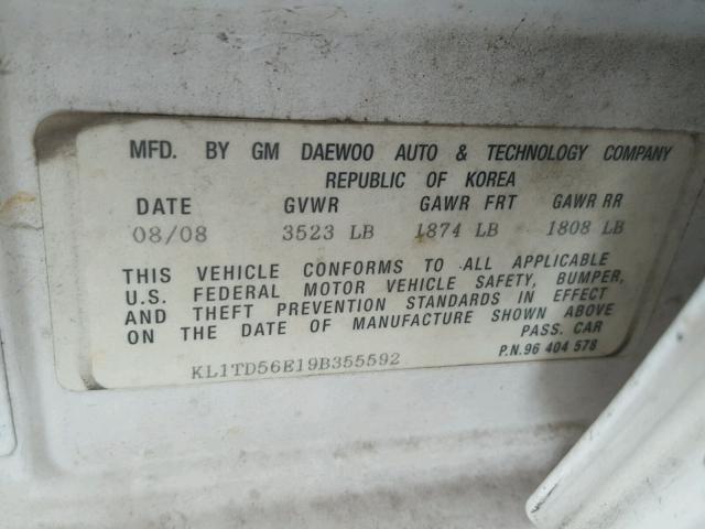 KL1TD56E19B355592 - 2009 CHEVROLET AVEO LS WHITE photo 10