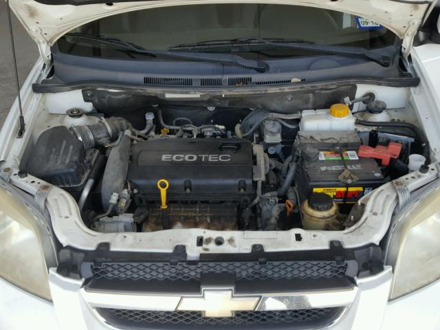 KL1TD56E19B355592 - 2009 CHEVROLET AVEO LS WHITE photo 7