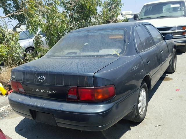 JT2SK11EXS0274496 - 1995 TOYOTA CAMRY DX GRAY photo 4