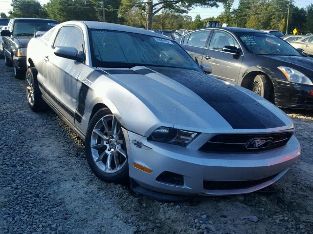 1ZVBP8AM6B5110798 - 2011 FORD MUSTANG SILVER photo 1