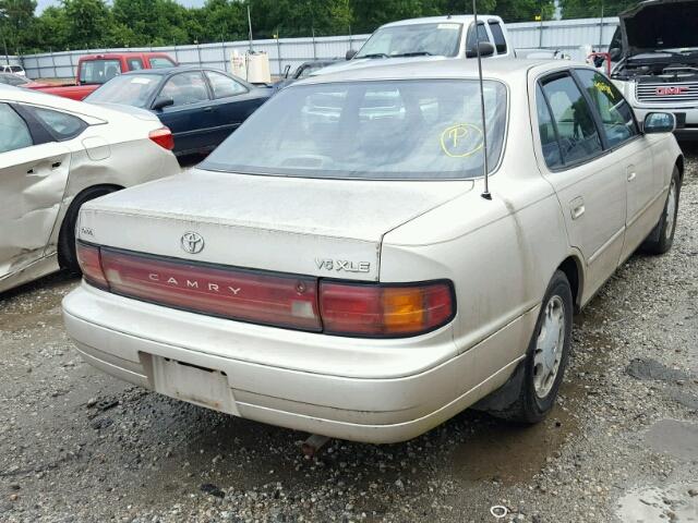 4T1VK13E1NU018886 - 1992 TOYOTA CAMRY XLE TAN photo 4