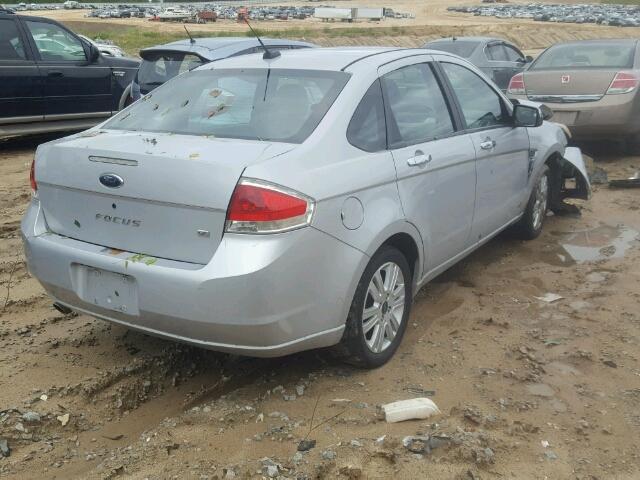 1FAHP35N98W218568 - 2008 FORD FOCUS SILVER photo 4