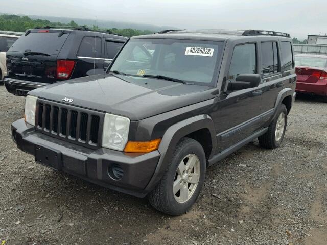 1J8HG48K76C237614 - 2006 JEEP COMMANDER GRAY photo 2