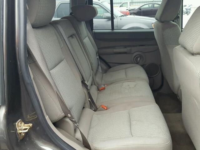 1J8HG48K76C237614 - 2006 JEEP COMMANDER GRAY photo 6
