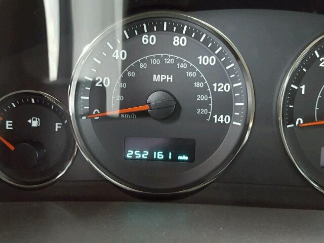 1J8HG48K76C237614 - 2006 JEEP COMMANDER GRAY photo 8