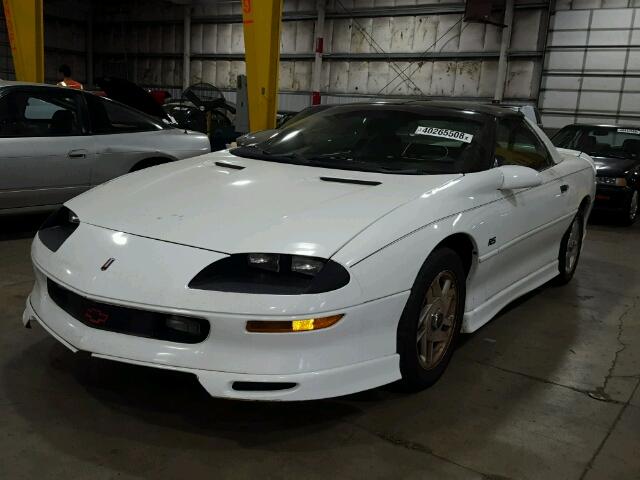 2G1FP22K6T2127265 - 1996 CHEVROLET CAMARO BAS WHITE photo 2