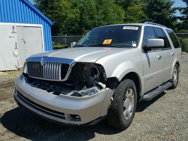 5LMFU28506LJ15210 - 2006 LINCOLN NAVIGATOR 银色 照片 2
