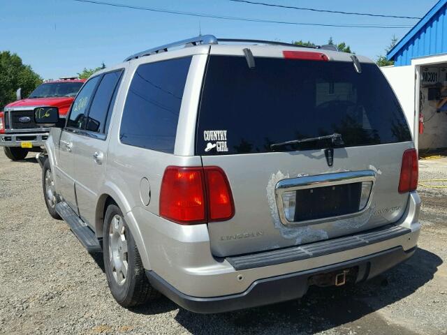 5LMFU28506LJ15210 - 2006 LINCOLN NAVIGATOR 银色 照片 3