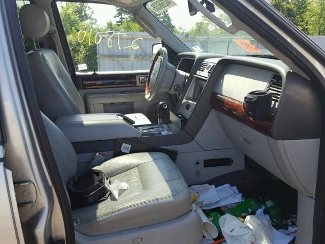 5LMFU28506LJ15210 - 2006 LINCOLN NAVIGATOR 银色 照片 5