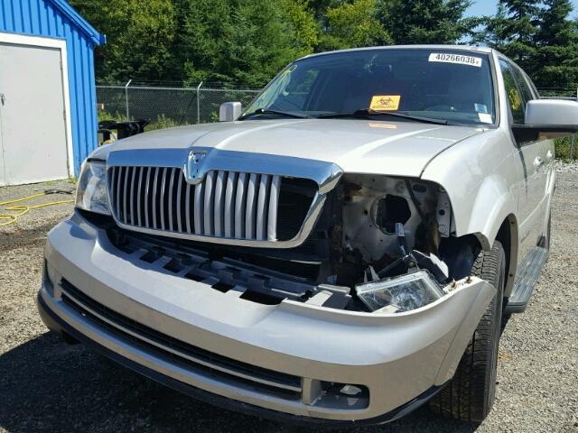 5LMFU28506LJ15210 - 2006 LINCOLN NAVIGATOR 银色 照片 9