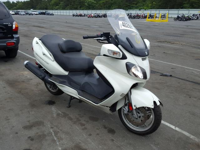 JS1CP51A792100914 - 2009 SUZUKI AN650 WHITE photo 1