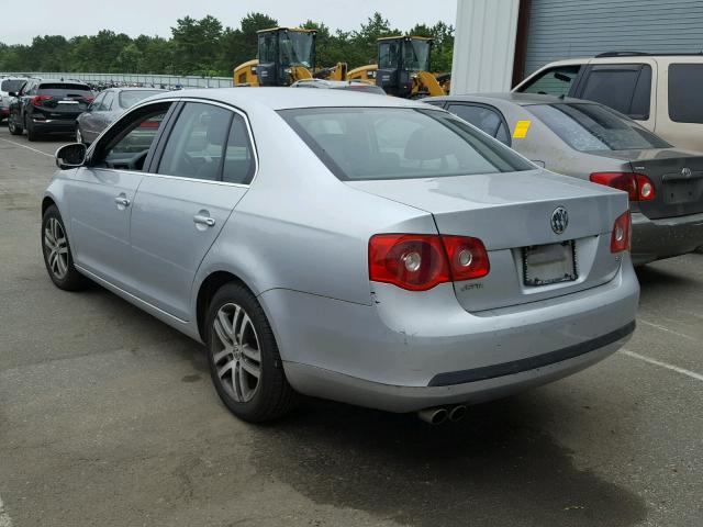 3VWSG71K45M636418 - 2005 VOLKSWAGEN NEW JETTA SILVER photo 3