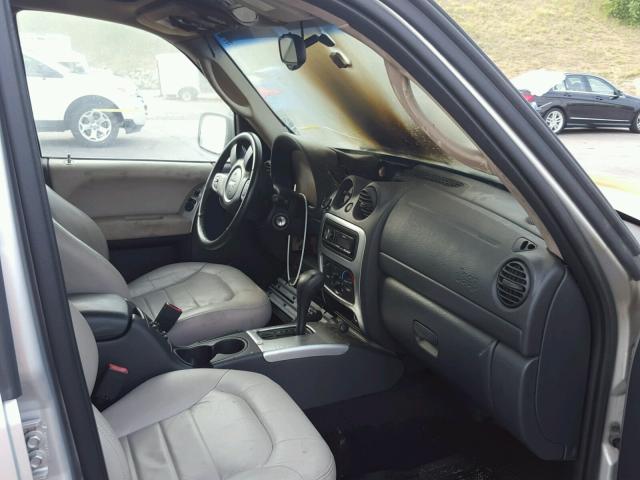 1J8GL38K83W660911 - 2003 JEEP LIBERTY RE 银色 照片 5