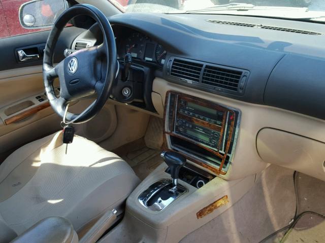 WVWPD63B1XE492425 - 1999 VOLKSWAGEN PASSAT GLX GREEN photo 9