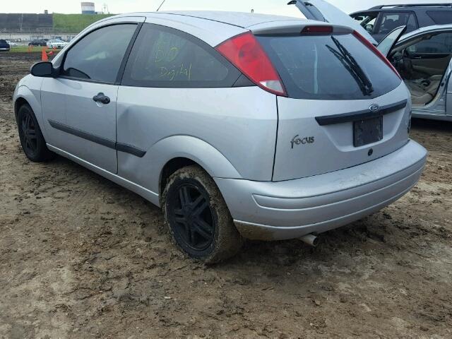 3FAFP31Z74R107868 - 2004 FORD FOCUS GRAY photo 3