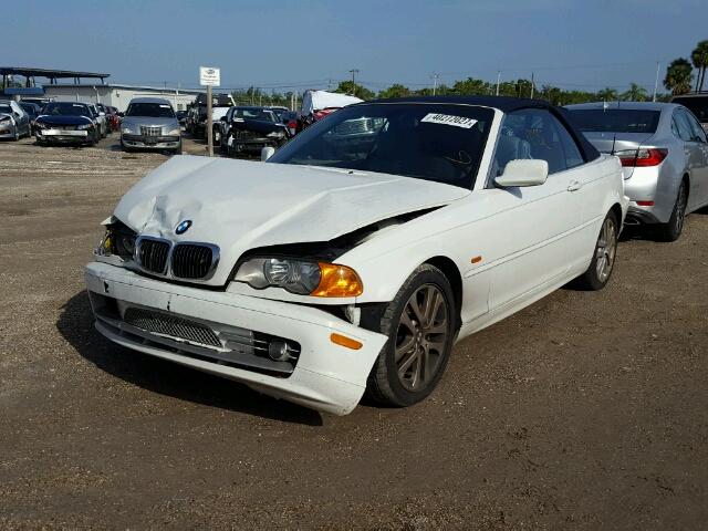 WBABS53472JU92518 - 2002 BMW 330 WHITE photo 2