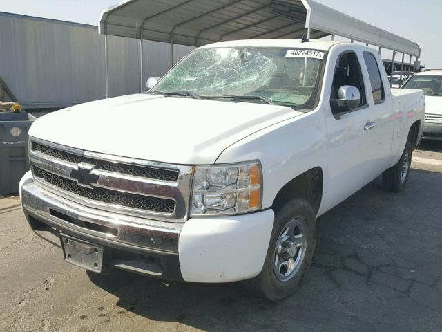 1GCSCSE06AZ103991 - 2010 CHEVROLET SILVERADO WHITE photo 2