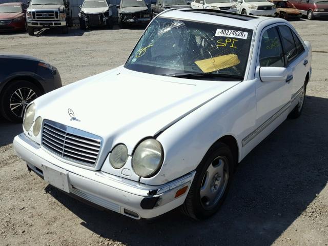 WDBJF72F9VA302285 - 1997 MERCEDES-BENZ E 420 WHITE photo 2