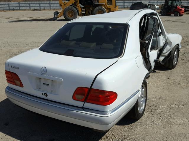 WDBJF72F9VA302285 - 1997 MERCEDES-BENZ E 420 WHITE photo 4