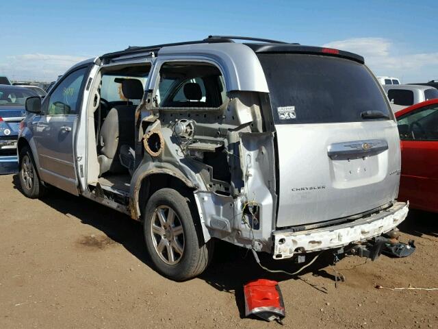 2A8HR54129R585099 - 2009 CHRYSLER TOWN & COU SILVER photo 3