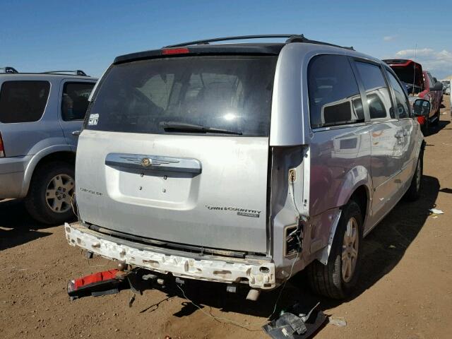 2A8HR54129R585099 - 2009 CHRYSLER TOWN & COU SILVER photo 4