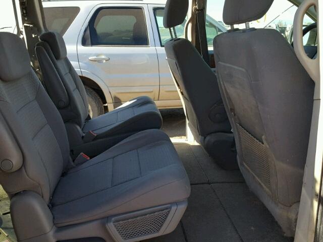 2A8HR54129R585099 - 2009 CHRYSLER TOWN & COU SILVER photo 6