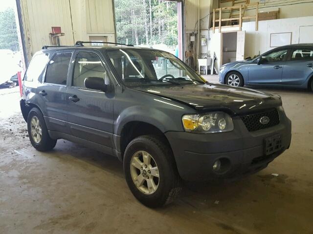 1FMYU93155KA54479 - 2005 FORD ESCAPE SILVER photo 1