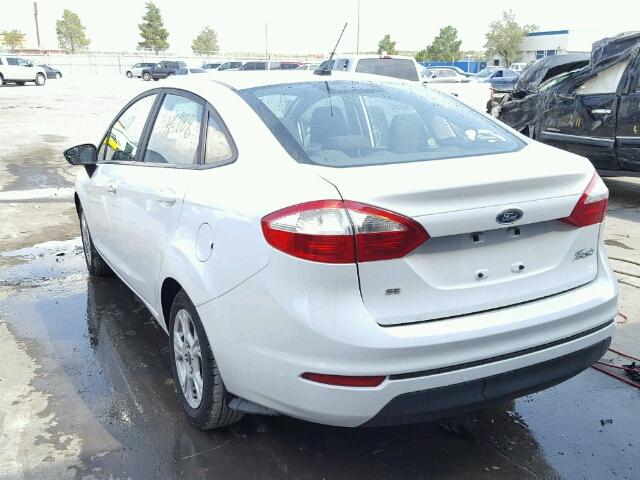 3FADP4BJ6GM122210 - 2016 FORD FIESTA SE WHITE photo 3