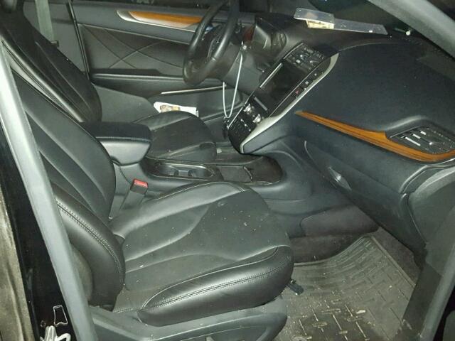 5LMCJ2C9XHUL21234 - 2017 LINCOLN MKC SELECT შავი ფოტო 5