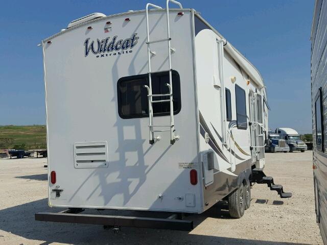 4X4FWCD21FV029504 - 2015 WILDWOOD WILDCAT WHITE photo 4