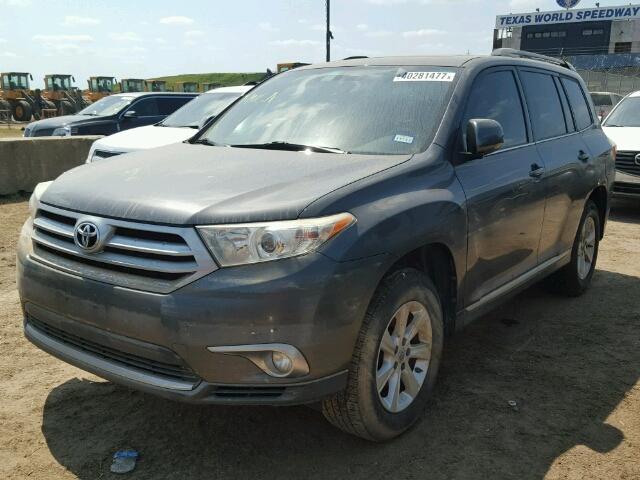 5TDZK3EH8BS029862 - 2011 TOYOTA HIGHLANDER GRAY photo 2