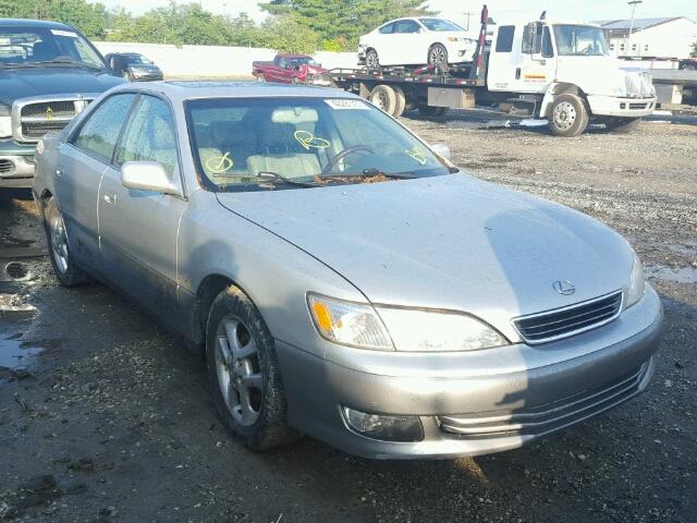 JT8BF28G010334579 - 2001 LEXUS ES 300 SILVER photo 1