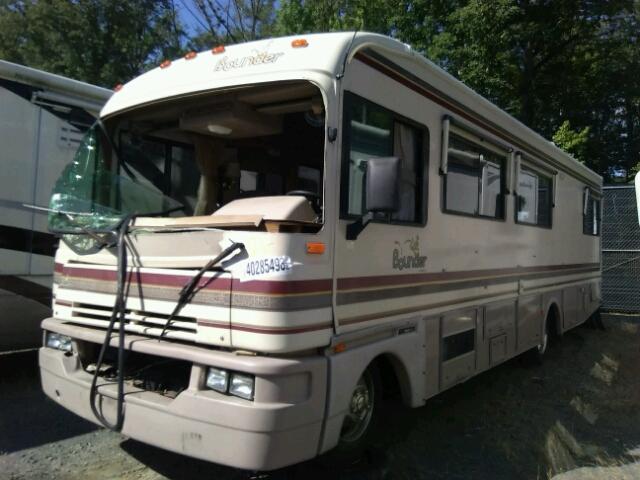 1GBKP37N7P3318718 - 1993 BOUN MOTORHOME WHITE photo 2