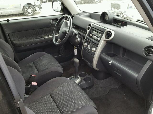 JTLKT324364043884 - 2006 TOYOTA SCION XB BLACK photo 5
