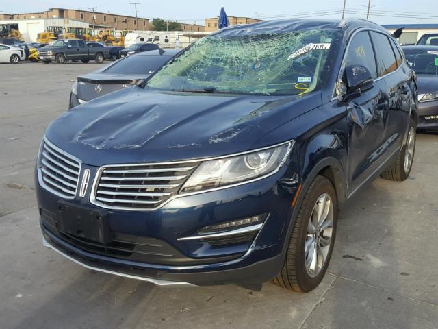 5LMCJ2C97HUL52585 - 2017 LINCOLN MKC SELECT BLUE photo 2