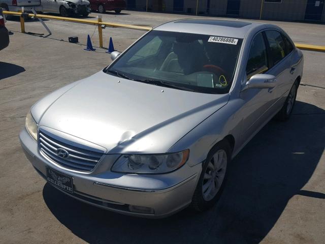 KMHFC46F98A255414 - 2008 HYUNDAI AZERA SE SILVER photo 2