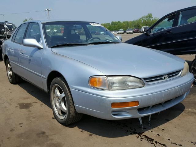 4T1BG12K2TU783923 - 1996 TOYOTA CAMRY DX GRAY photo 1