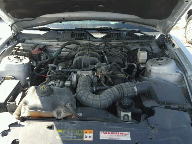 1ZVBP8AN0A5147868 - 2010 FORD MUSTANG SILVER photo 7