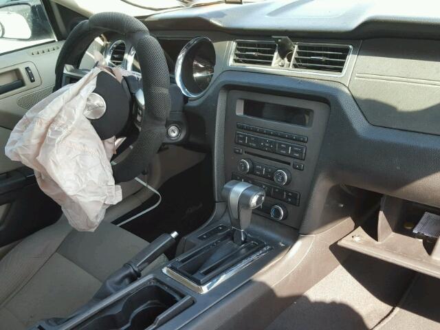 1ZVBP8AN0A5147868 - 2010 FORD MUSTANG SILVER photo 9