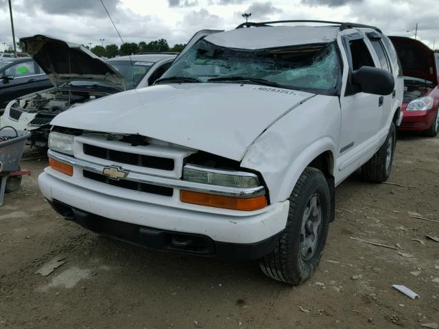 1GNDT13X24K161040 - 2004 CHEVROLET BLAZER WHITE photo 2