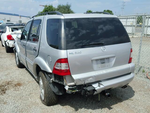 4JGAB54E13A379490 - 2003 MERCEDES-BENZ ML 320 SILVER photo 3