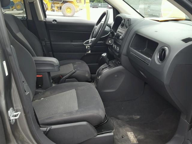 1C4NJCBA7CD601025 - 2012 JEEP COMPASS SP GRAY photo 5