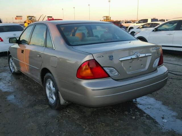 4T1BF28B82U223841 - 2002 TOYOTA AVALON TAN photo 3