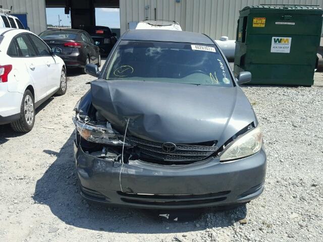 4T1BE32K03U226428 - 2003 TOYOTA CAMRY GRAY photo 9