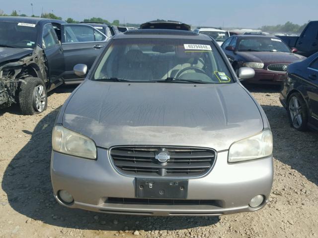 JN1CA31A11T304914 - 2001 NISSAN MAXIMA GXE SILVER photo 9