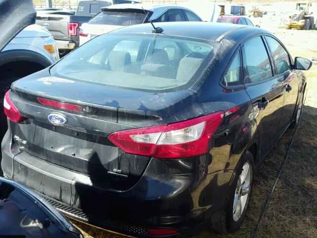 1FADP3F20EL392366 - 2014 FORD FOCUS SE BLACK photo 4