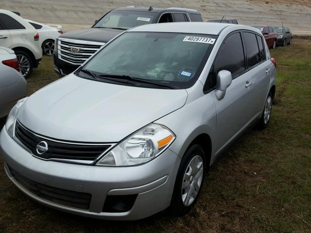 3N1BC1CP9CL371747 - 2012 NISSAN VERSA SILVER photo 2