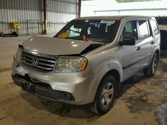 5FNYF4H29CB005802 - 2012 HONDA PILOT LX SILVER photo 2