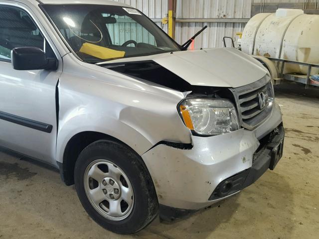 5FNYF4H29CB005802 - 2012 HONDA PILOT LX SILVER photo 9